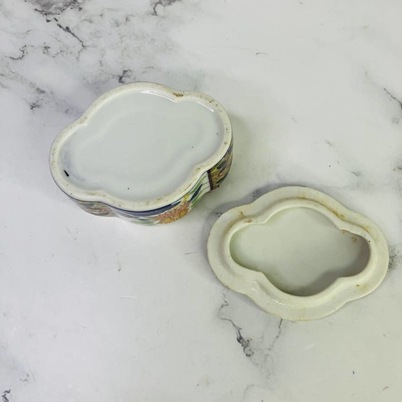 Vintage Imari Style Porcelain Trinket Box Lotus Floral Japan - Picture 8 of 9